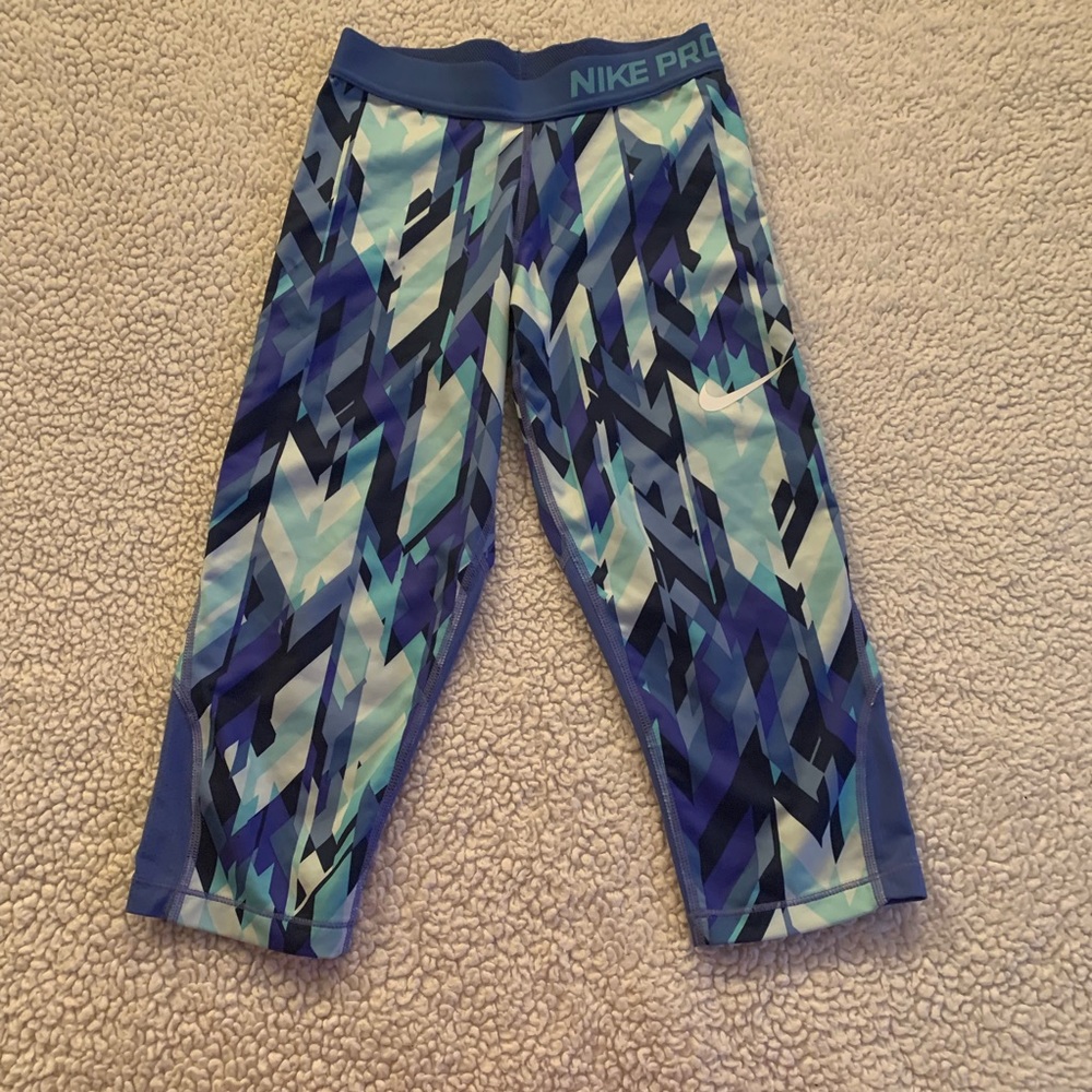 Nike Pro capri leggings